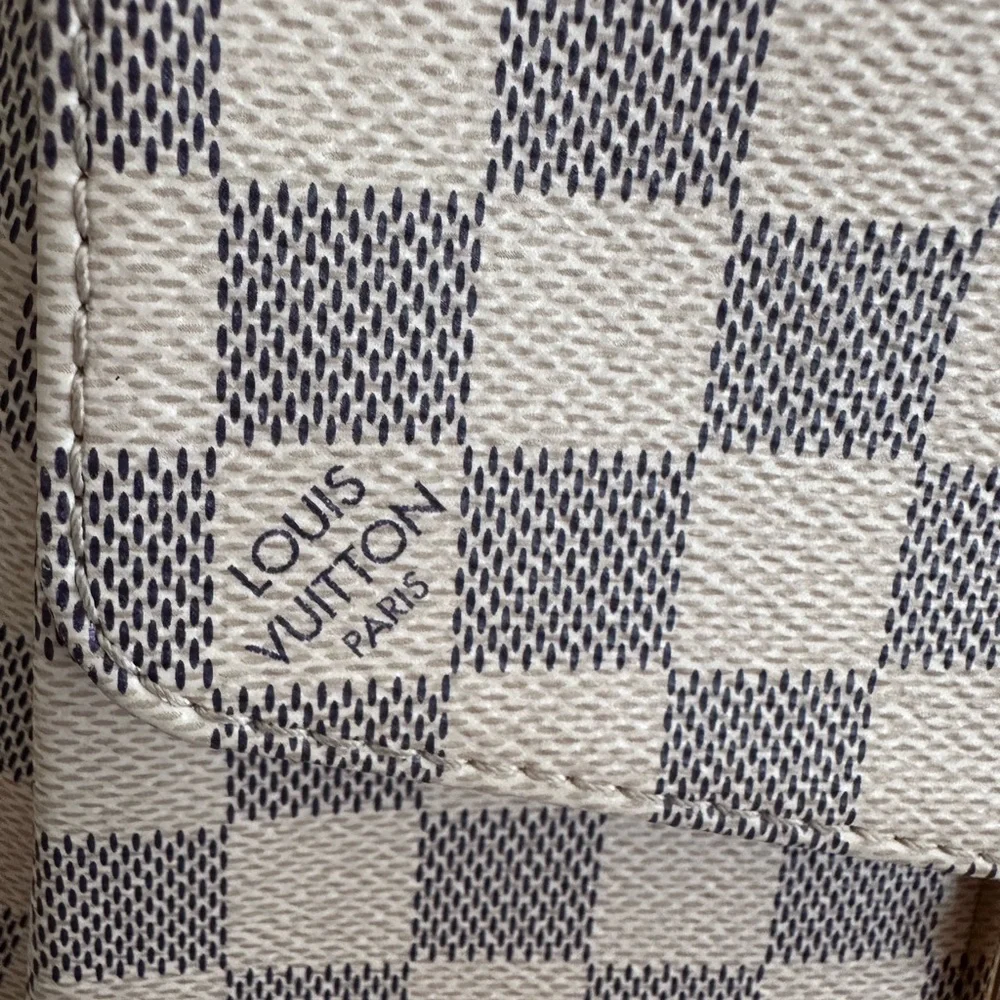 Louis Vuitton Damier Azur Croisette - Picture 5 of 15